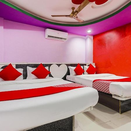 Oyo 45752 Hotel Sb Palace Godarpura Extérieur photo