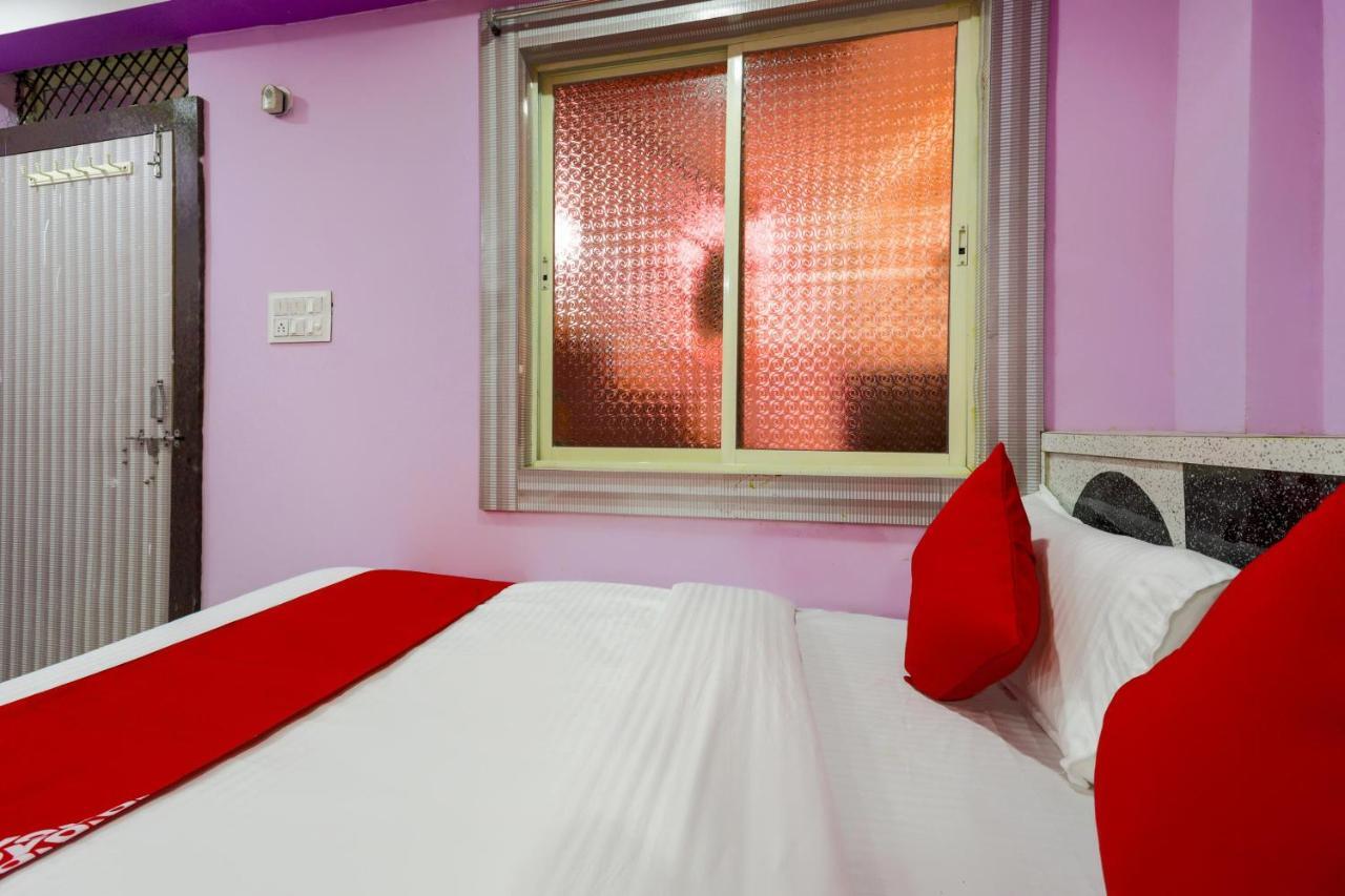 Oyo 45752 Hotel Sb Palace Godarpura Extérieur photo