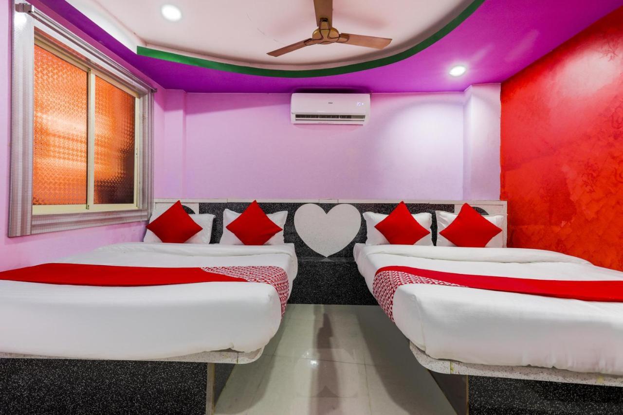 Oyo 45752 Hotel Sb Palace Godarpura Extérieur photo