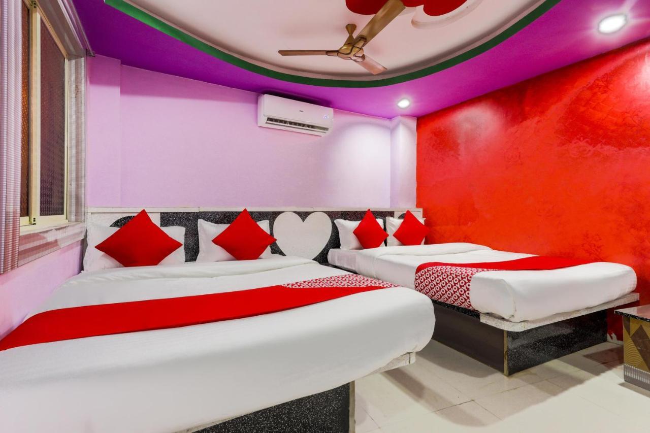 Oyo 45752 Hotel Sb Palace Godarpura Extérieur photo