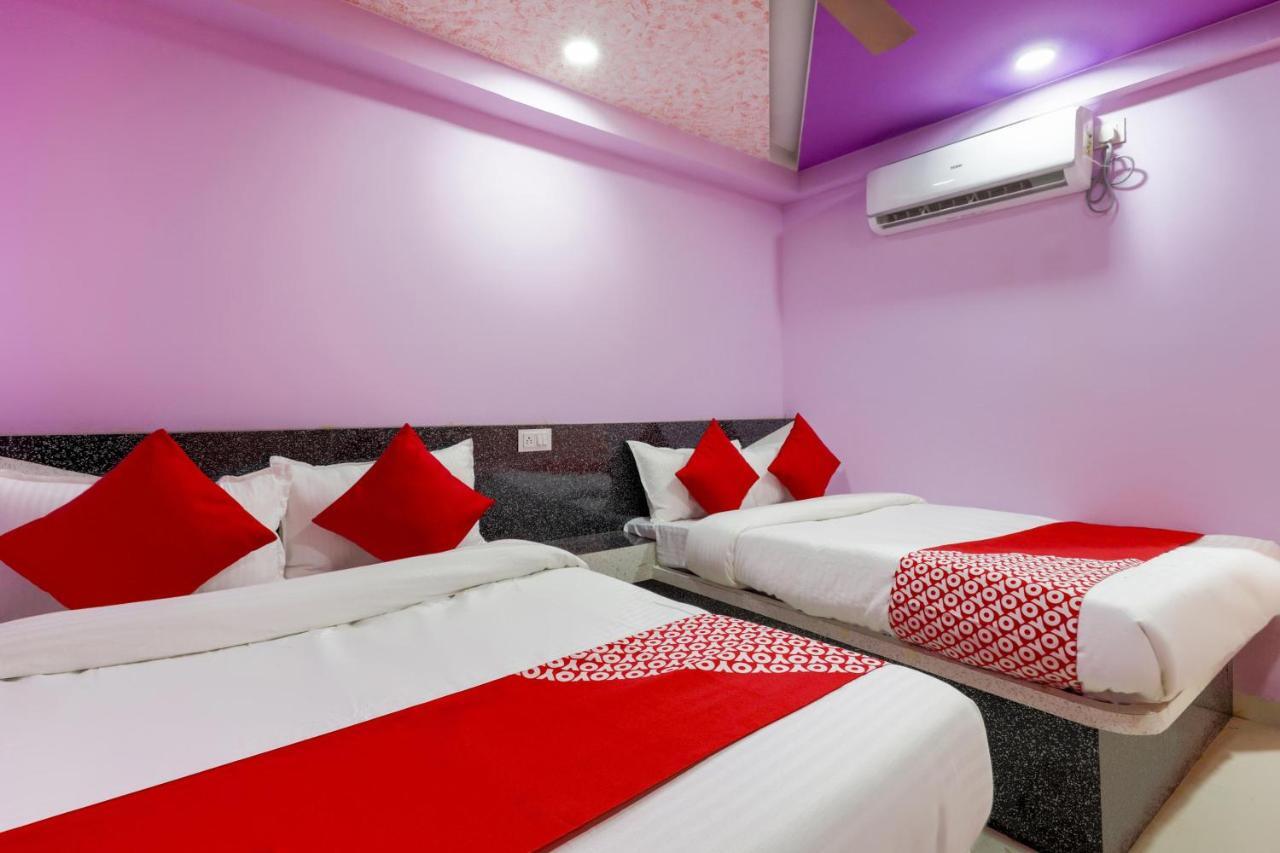 Oyo 45752 Hotel Sb Palace Godarpura Extérieur photo