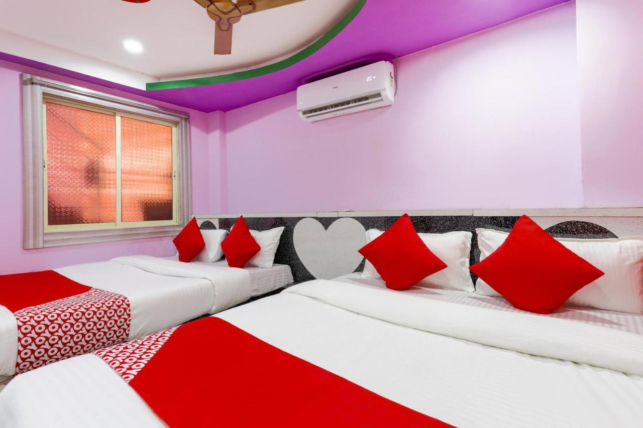 Oyo 45752 Hotel Sb Palace Godarpura Extérieur photo
