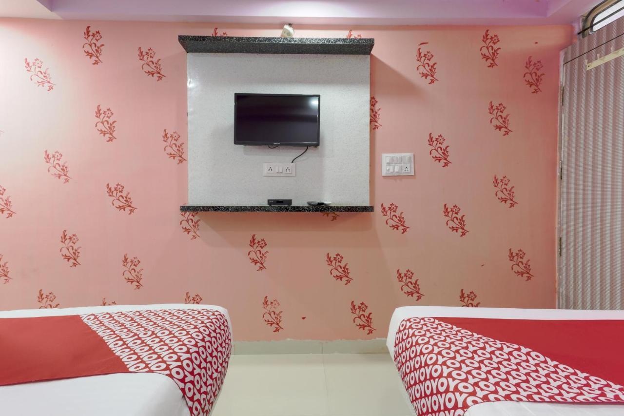 Oyo 45752 Hotel Sb Palace Godarpura Extérieur photo
