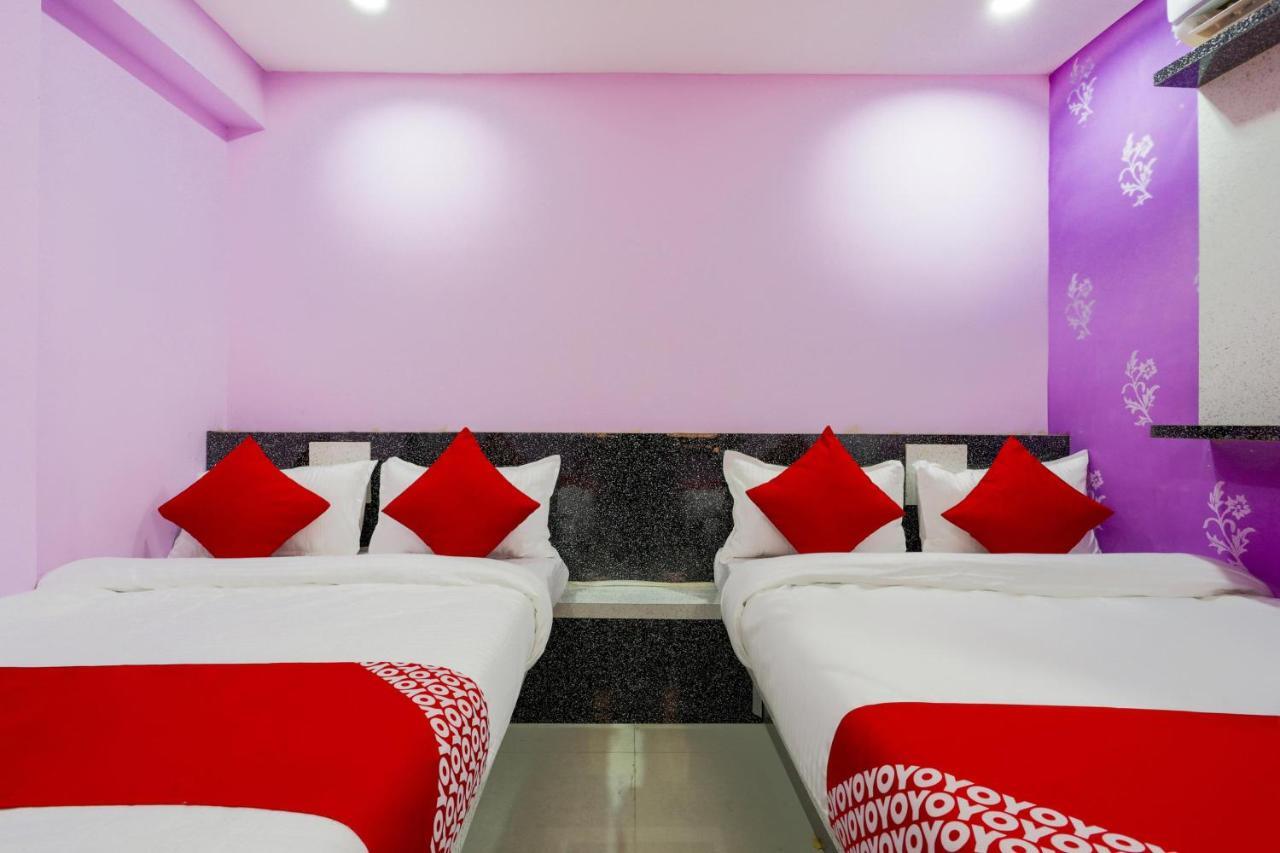 Oyo 45752 Hotel Sb Palace Godarpura Extérieur photo