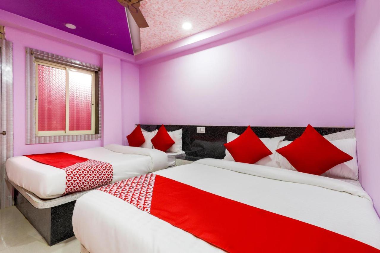 Oyo 45752 Hotel Sb Palace Godarpura Extérieur photo