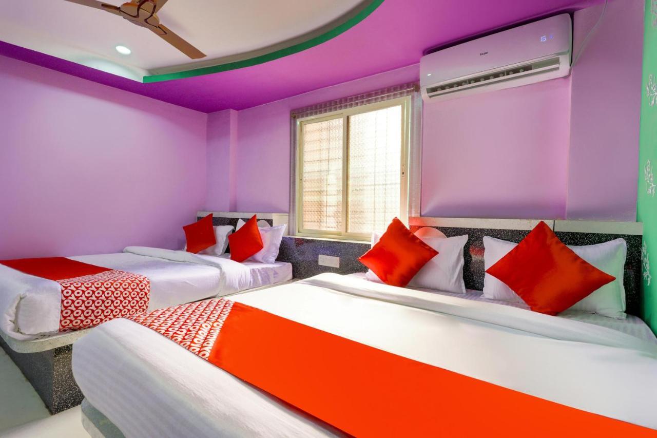 Oyo 45752 Hotel Sb Palace Godarpura Extérieur photo