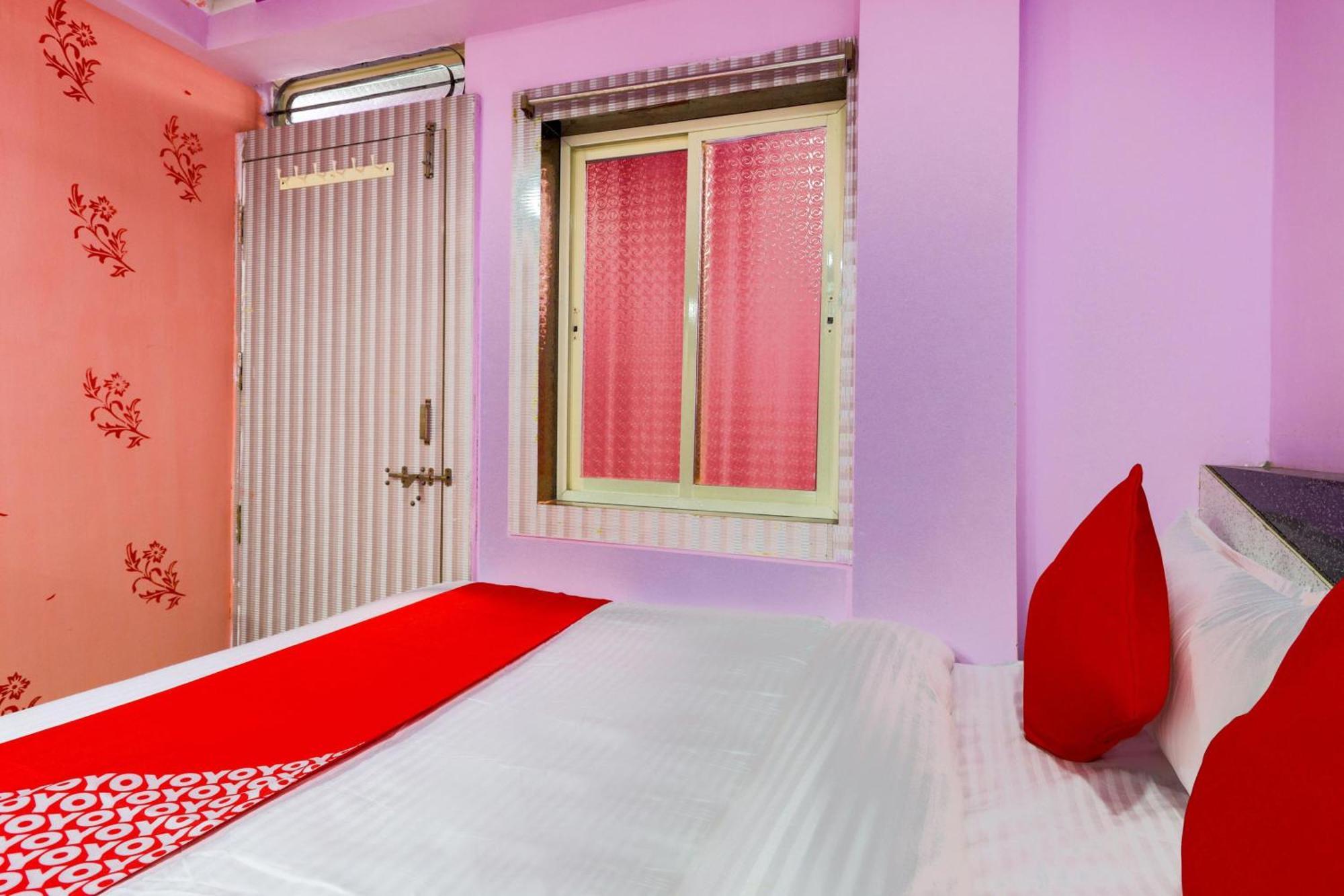 Oyo 45752 Hotel Sb Palace Godarpura Extérieur photo