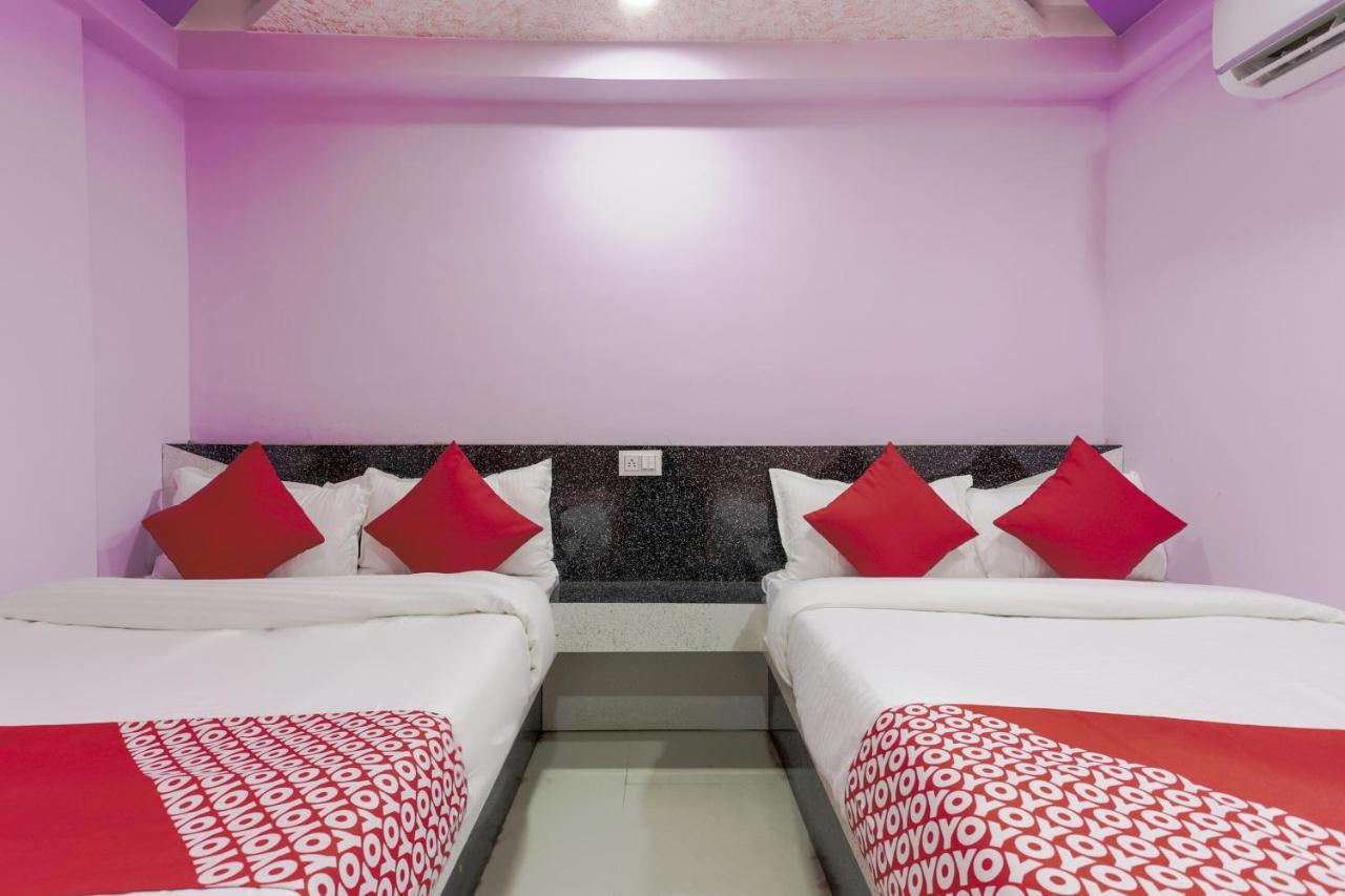 Oyo 45752 Hotel Sb Palace Godarpura Extérieur photo
