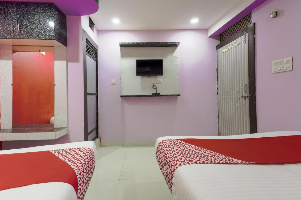 Oyo 45752 Hotel Sb Palace Godarpura Extérieur photo