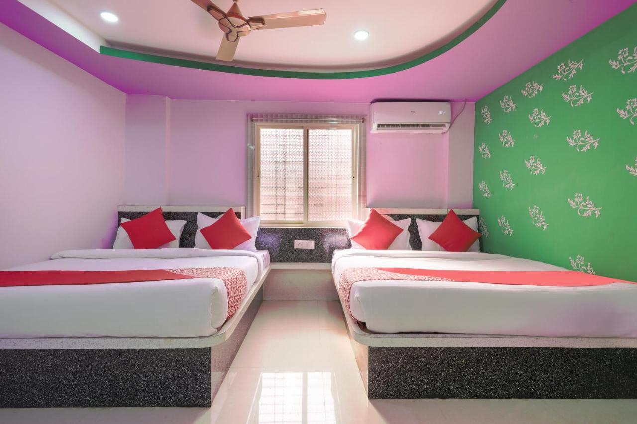 Oyo 45752 Hotel Sb Palace Godarpura Extérieur photo